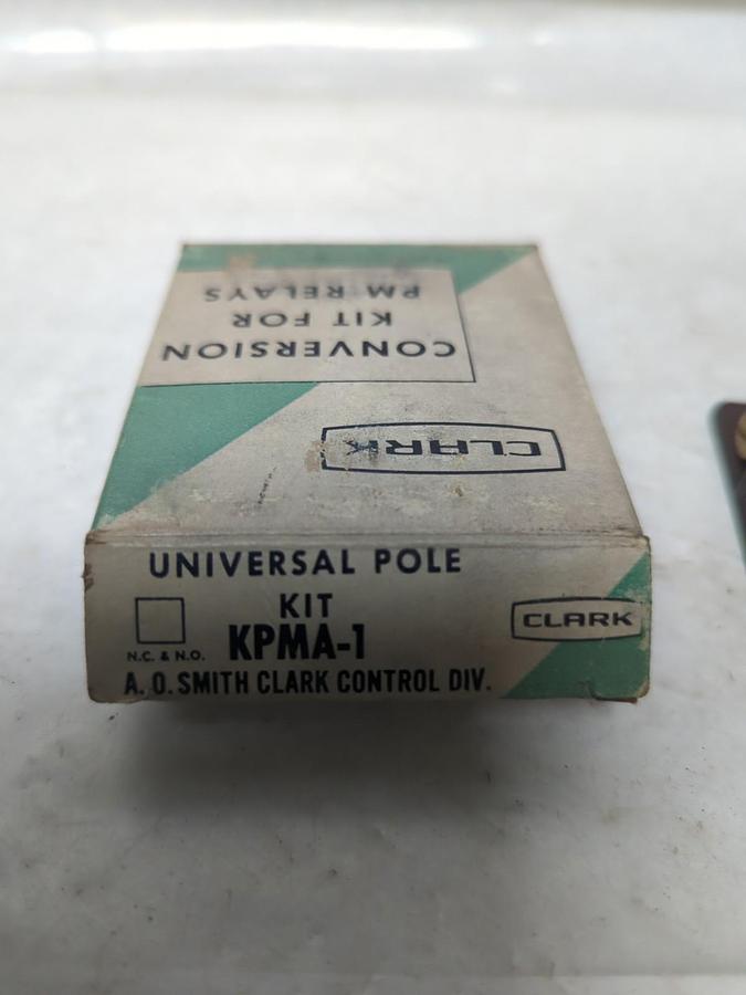SYLVANIA,KPMA-1,UNIVERSAL POLE KIT NOS