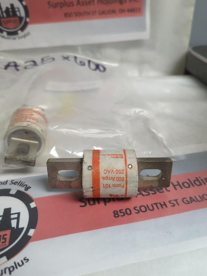 Used GOULD SHAWMUT,A25X600,TYPE 4 FUSE 600 AMP LOT OF 2 PRE-OWNED