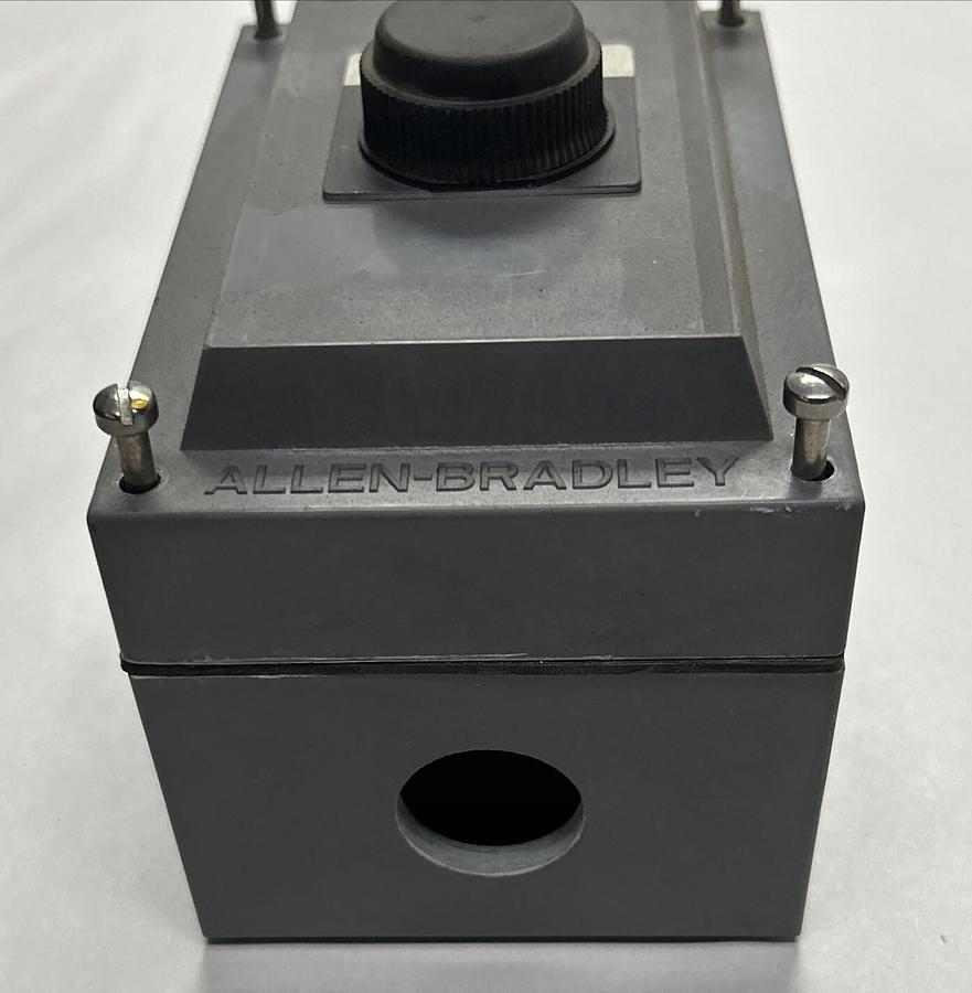 Used ALLEN BRADLEY,800H-1HK4R,PUSHBUTTON STATION