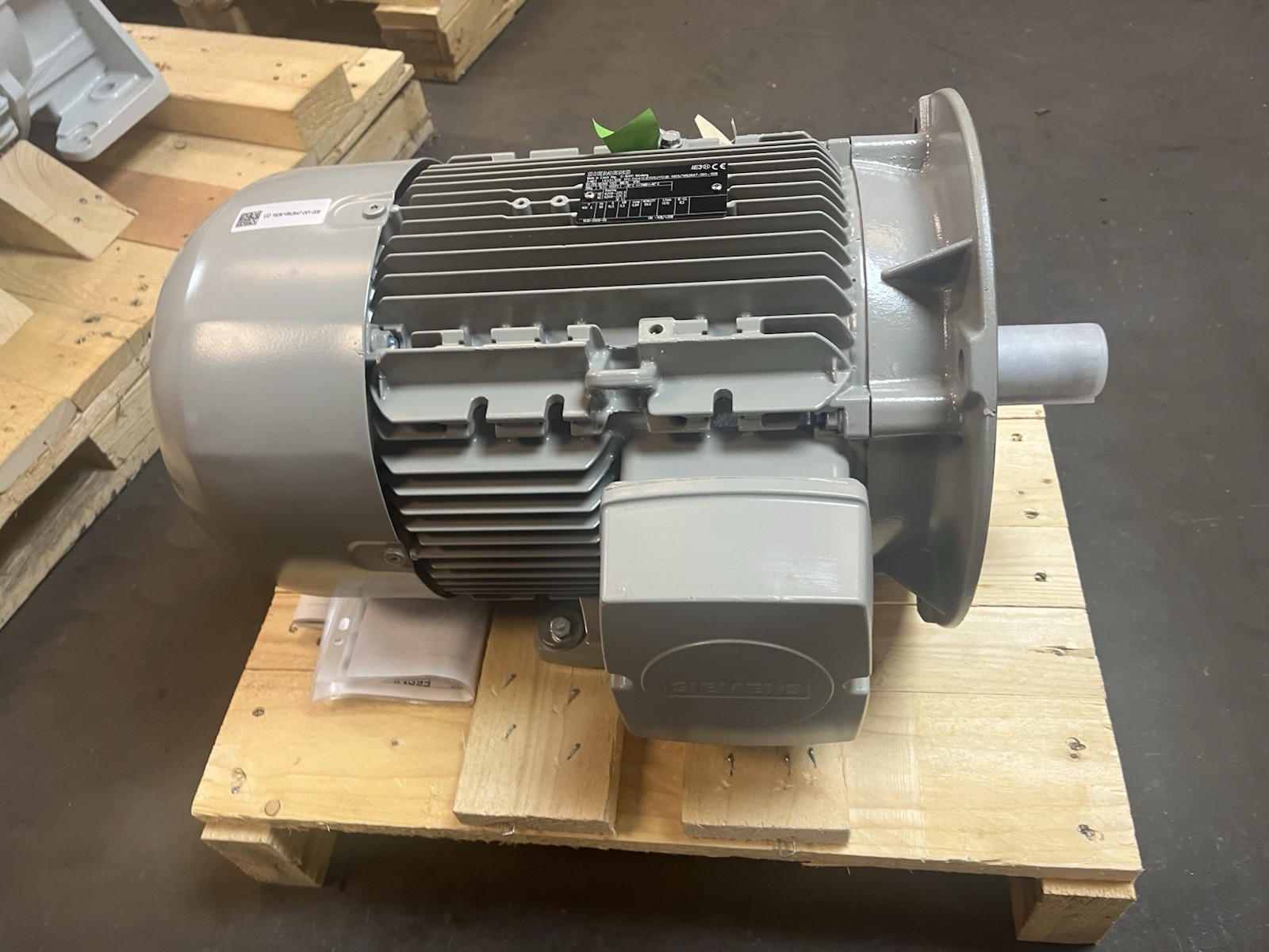 SIEMENS,1AV3130B-1PC31041CB000JY1,MOTOR 7.5HP 132S 400V 1470RPM