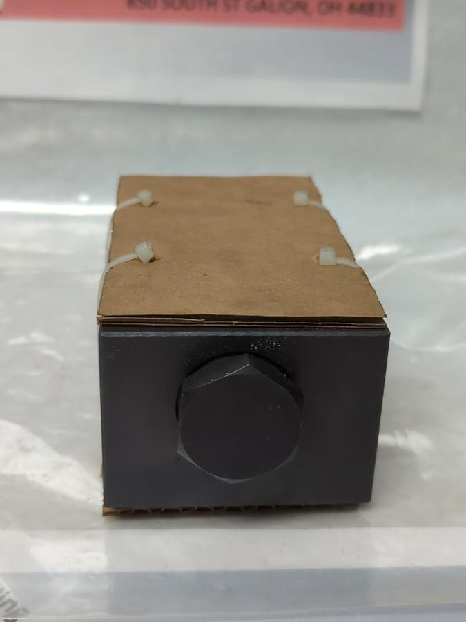 Used EATON VICKERS,DGMPC-5-ABK-BAK-30,HYDRAULIC CHECK VALVE VALVE 4570 PSI 315 BAR