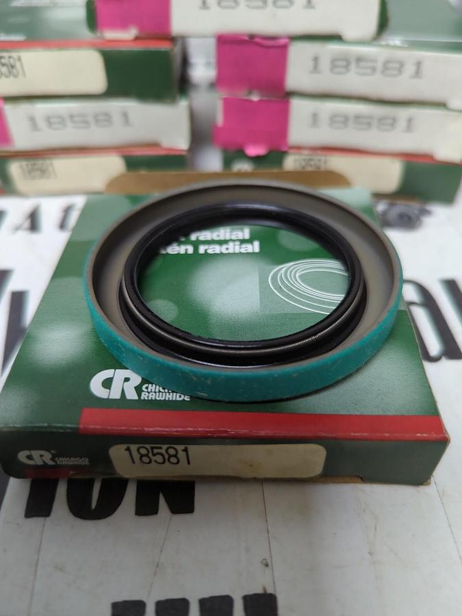 CHICAGO RAWHIDE,18581,OIL SEALS LOT OF 8 NOS