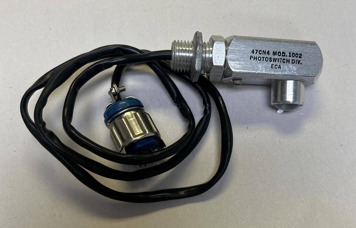 Used ELECTRONICS CORP OF AMERICA,47CN4-1002,PHOTOSWITCH SENSOR