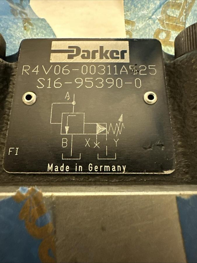 Used Parker,R4V06-00311A525,Hydraulic Relief Valve NEW