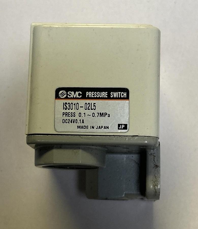 Used SMC,IS3010-02L5,PNEUMATIC PRESSURE SWITCH LOT OF 13