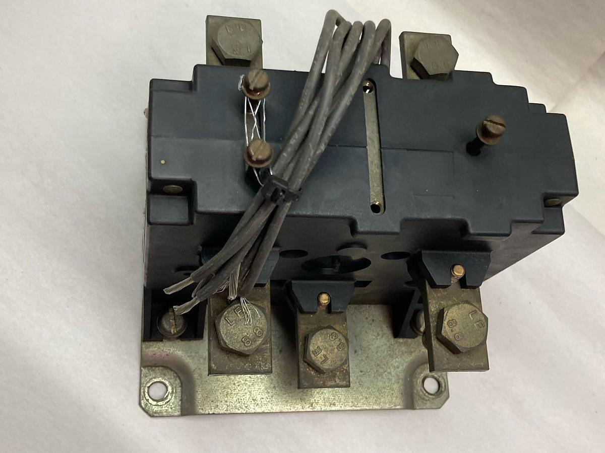 Allen Bradley,592-TPD200,Ser A Overload Relay Current Ratio 200/5