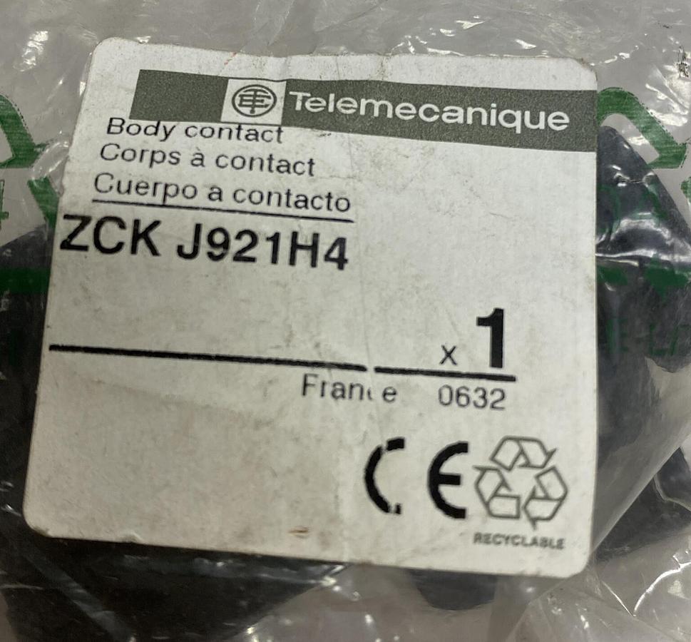 Used Telemecanique,ZCK J921H4,Valve Connector NOS