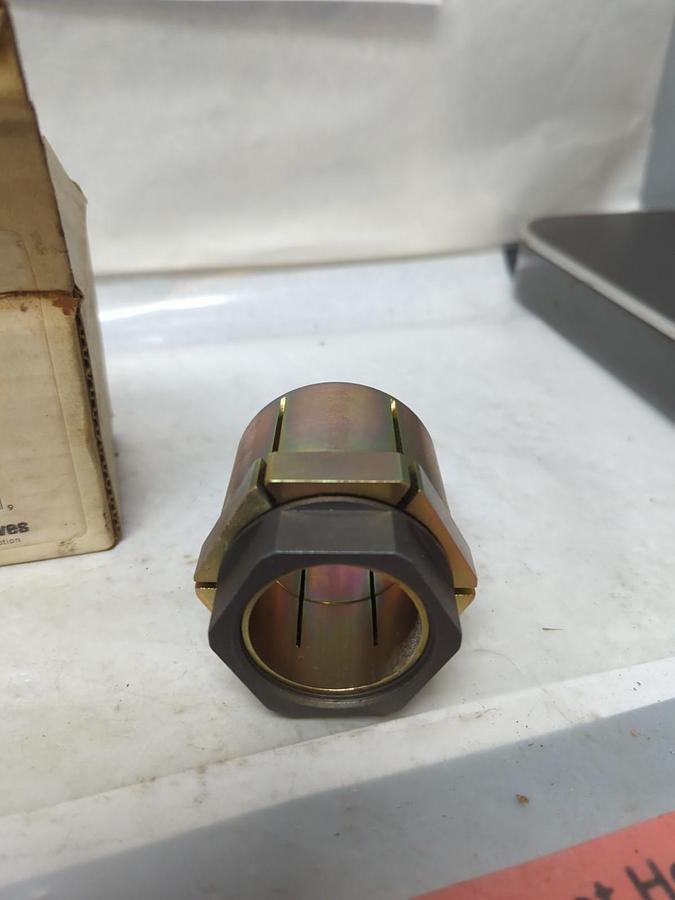 FENNER DRIVES,6202400,TRANTORUE KEYLESS BUSHING 1-1/2 IN SHAFT SIZE NOS