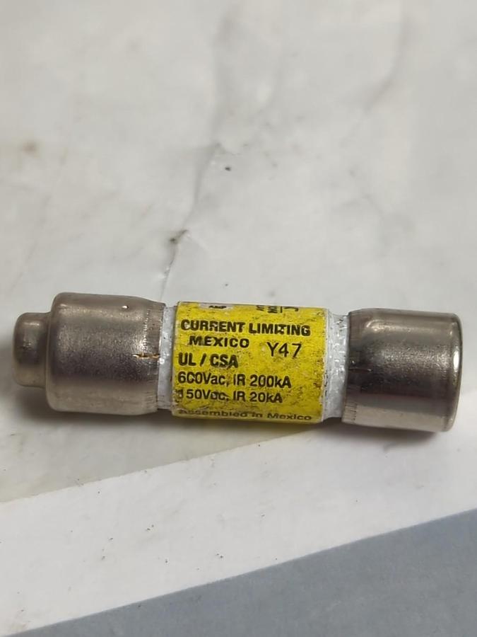 Used COOPER BUSSMANN,LP-CC-12,LOW-PEAK 12 AMP FUSE LOT OF 6 PRE-OWNED