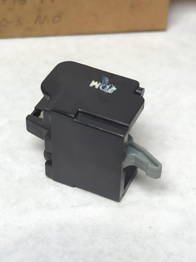 ALLEN-BRADLEY,1495-F1,SIZE 0-5 AUXILARY CONTACT LOT OF 2 NOS