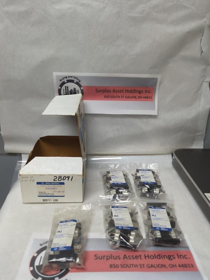 GOULD SHAWMUT,6X32QC1,SINGLE POLE FUSE BLOCK 30A 250V AC LOT OF 47 NOS