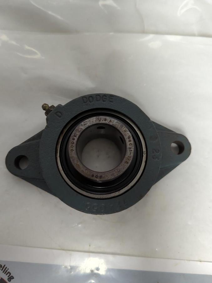 Used DODGE,124055,FLANGE MOUNT BEARING 2-BOLT BASE 1-1/2 INCH BORE PRE-OWNED