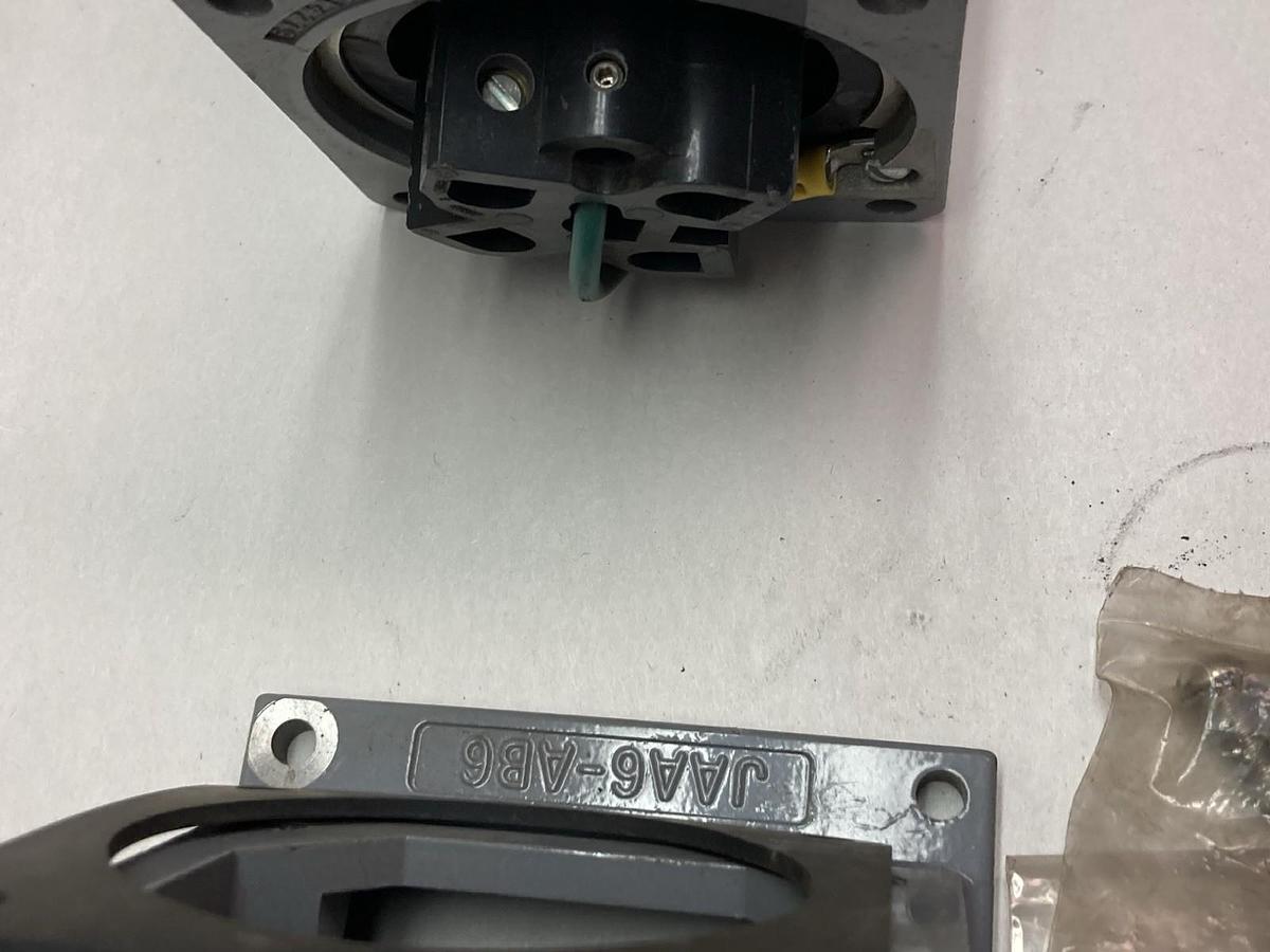 Russellstoll,RSC14279,Receptacle Conn 60A-250V/600 VAC w/JAA6-AB6 Angle Adapter