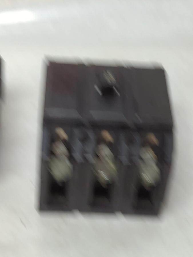 Used WESTINGHOUSE,15A,CIRCUIT BREAKER 15 AMP 3-POLE LOT OF 2 PRE-OWNED