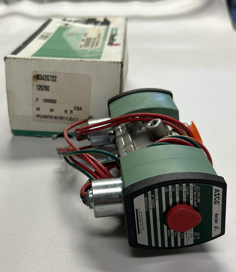 Used ASCO,8342G722,SOLENOID VALVE 3/8IN 120V 4WAY NEW