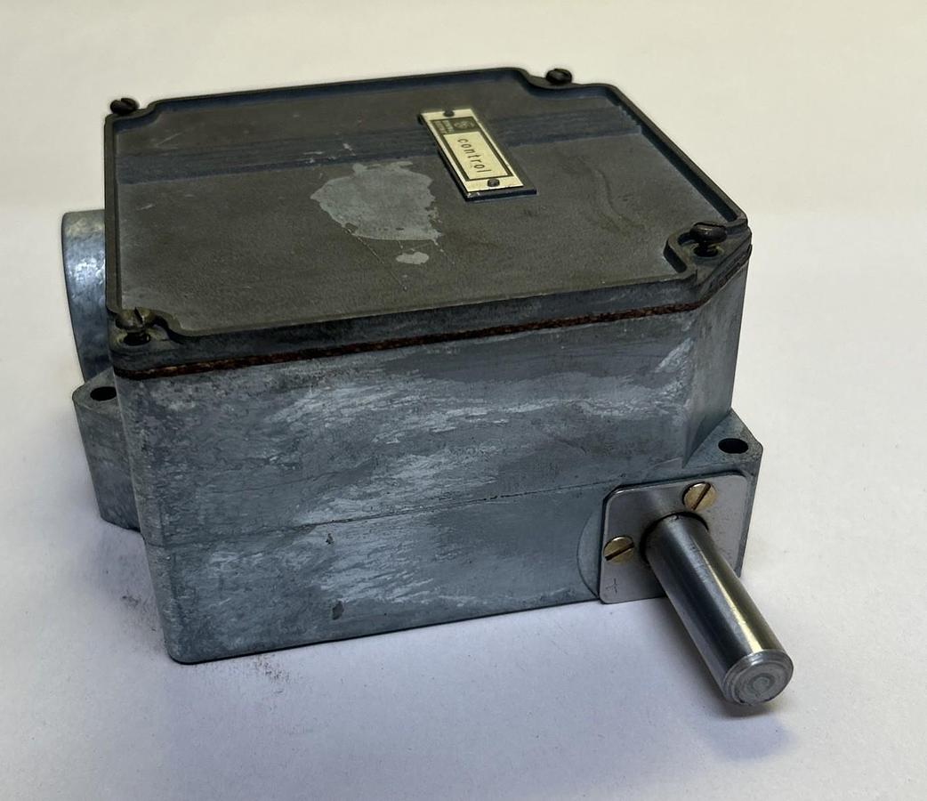 Used GENERAL ELECTRIC,CR115E462101,ROTARY LIMIT SWITCH