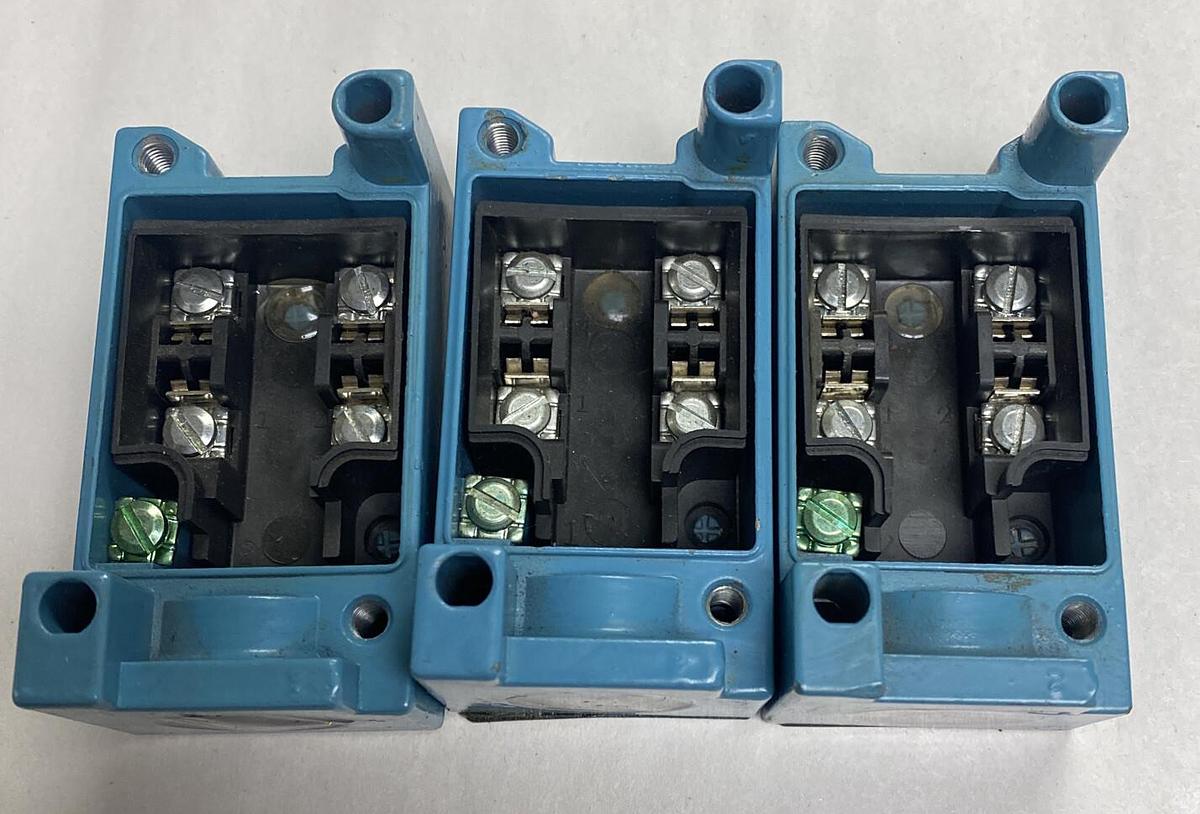 Honeywell Micro Switch,LSZ4015,Limit Switch Receptacle Base Lot Of 3 NOS