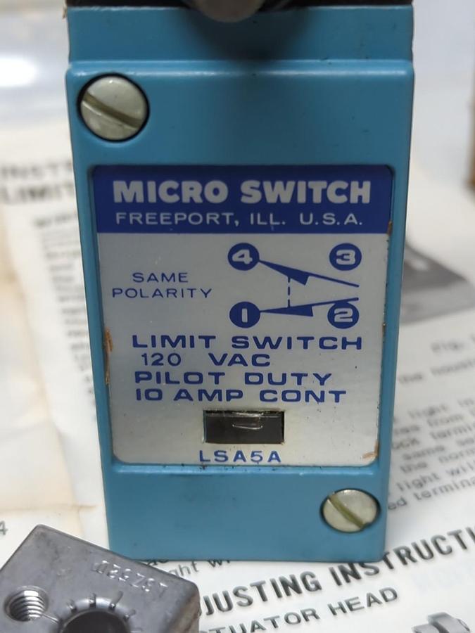 HONEYWELL,LSA5A-2D,MICRO SWITCH 120 VAC 10 AMP WITH ADJUSTABLE ROLLER LEVER NOS