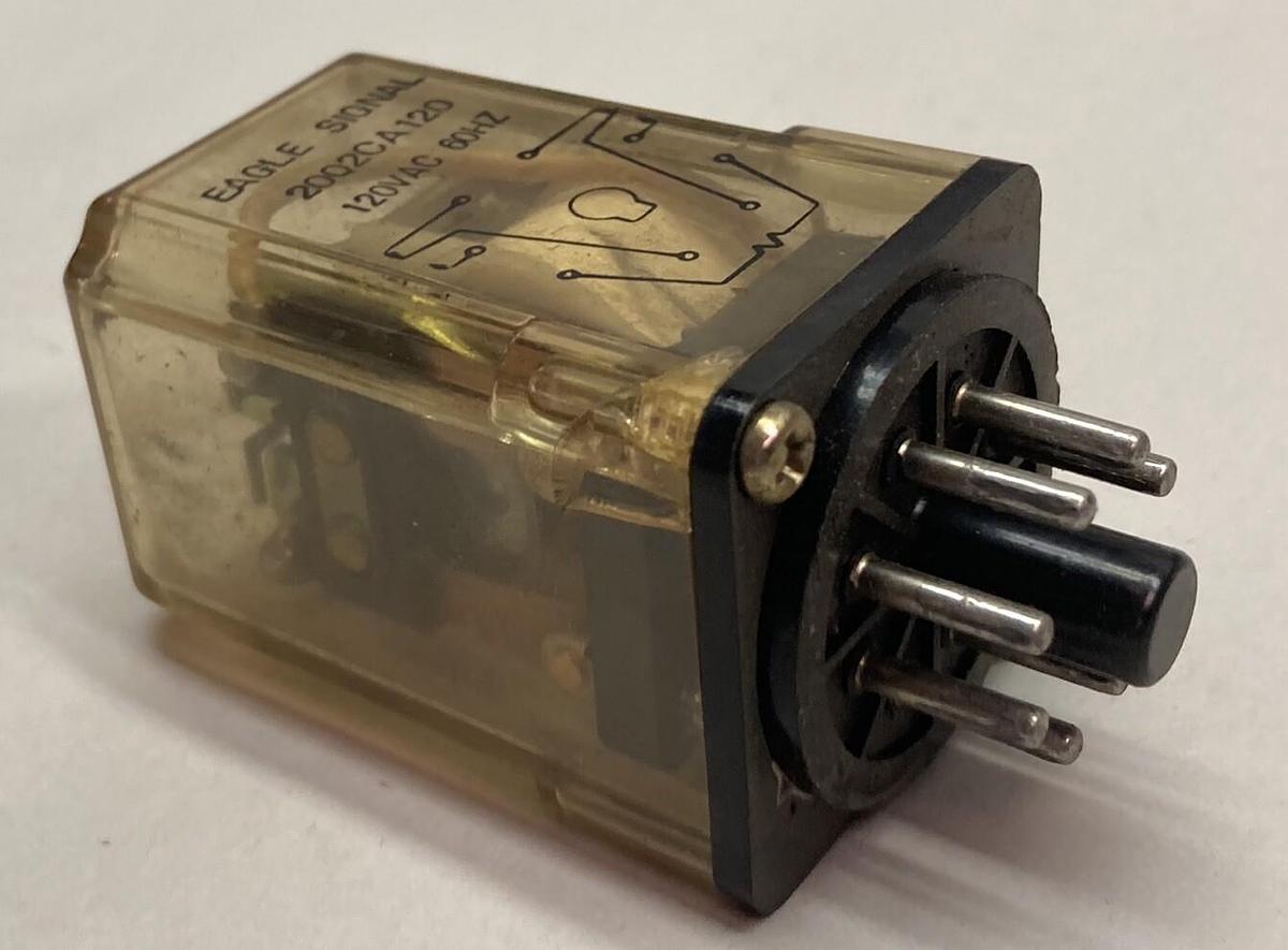 Used Eagle Signal,2002CA120,Relay 120Vac 60Hz