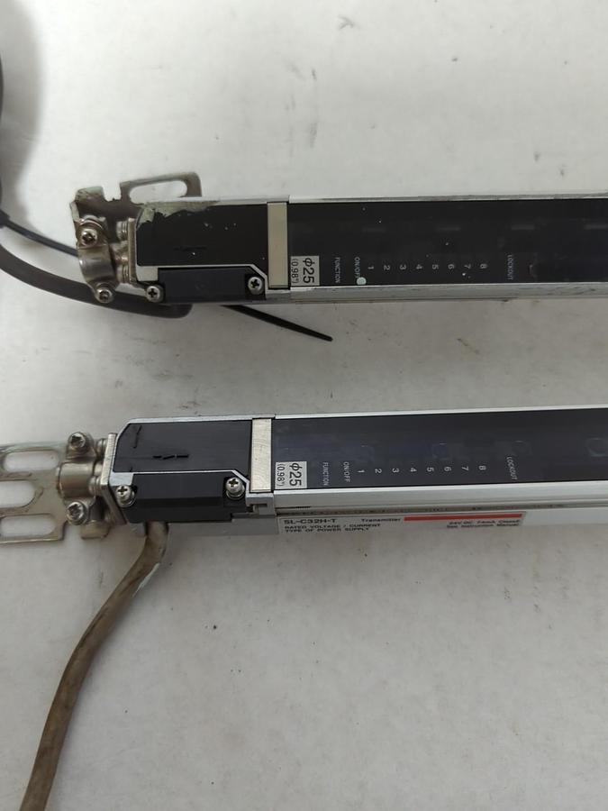 Used KEYENCE,SL-C32H-R/SL-C32H-T,LIGHT CURTAIN RECEIVER AND TRANSMITTER SET 24VDC