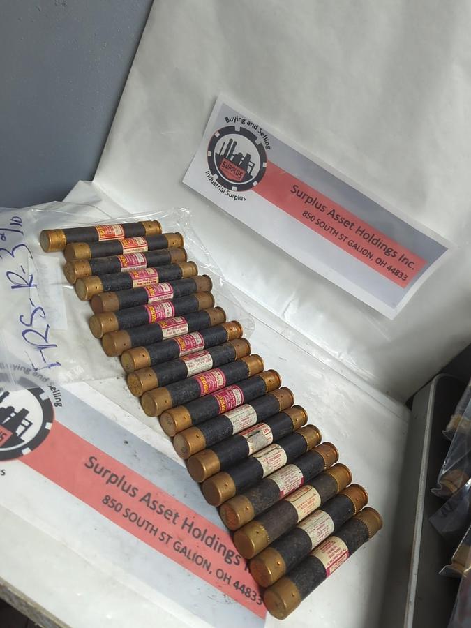 Used COOPER BUSSMANN,FRS-R-3-2/10,FUSETRON 2-2/10 AMP FUSE LOT OF 18 PRE-OWNED