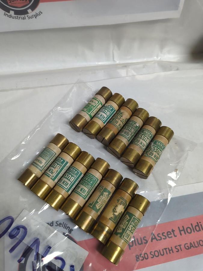 COOPER BUSSMANN,REN-60,RENEWABLE 60 AMP FUSE LOT OF 13 PRE-OWNED