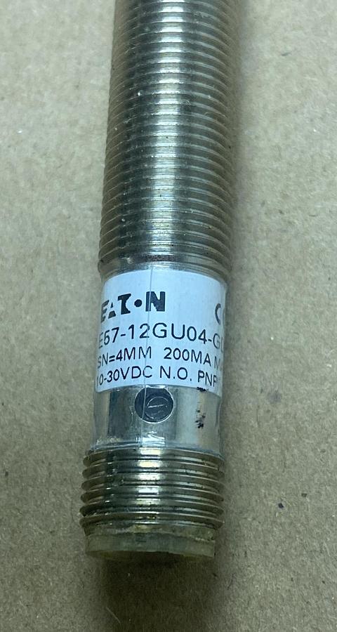 Used EATON,E57-12GU04-GDB,PROXIMITY SWITCH