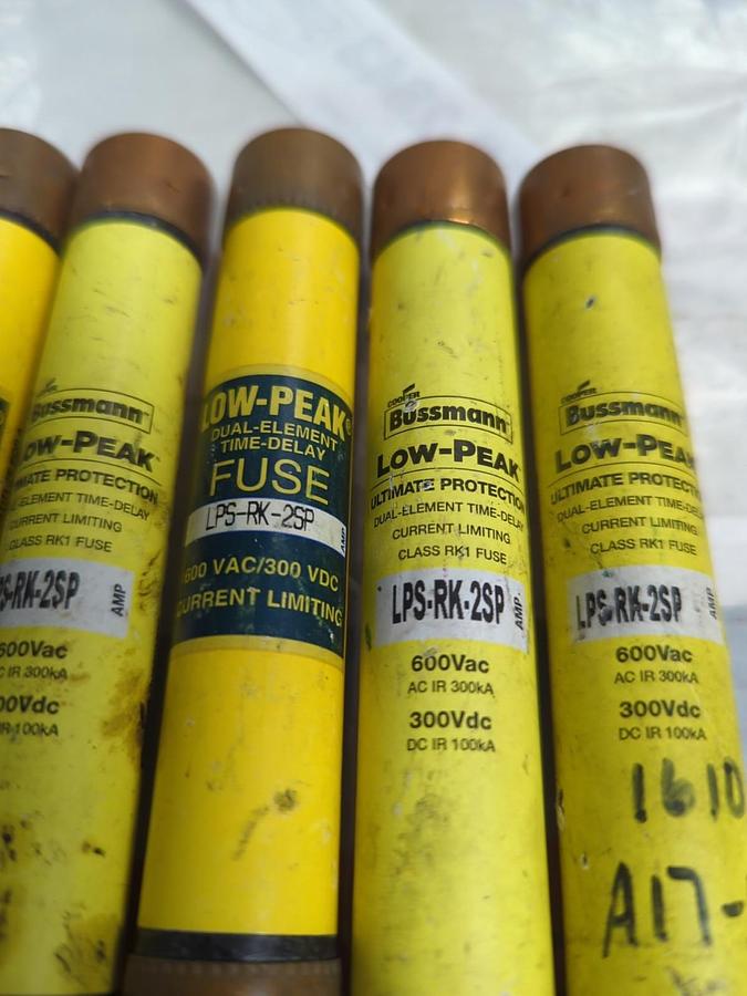 Used COOPER BUSSMANN,LPS-RK-2SP,LOW-PEAK 2 AMP FUSE LOT OF 5 PRE-OWNED