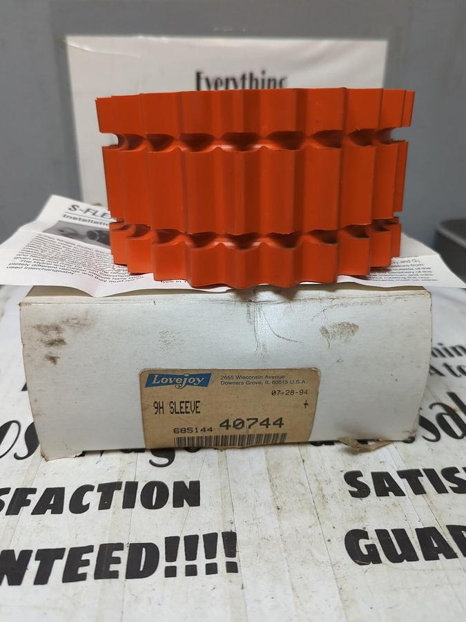 LOVEJOY,40744 9E,SLEEVE FLEX-COUPLING NOS