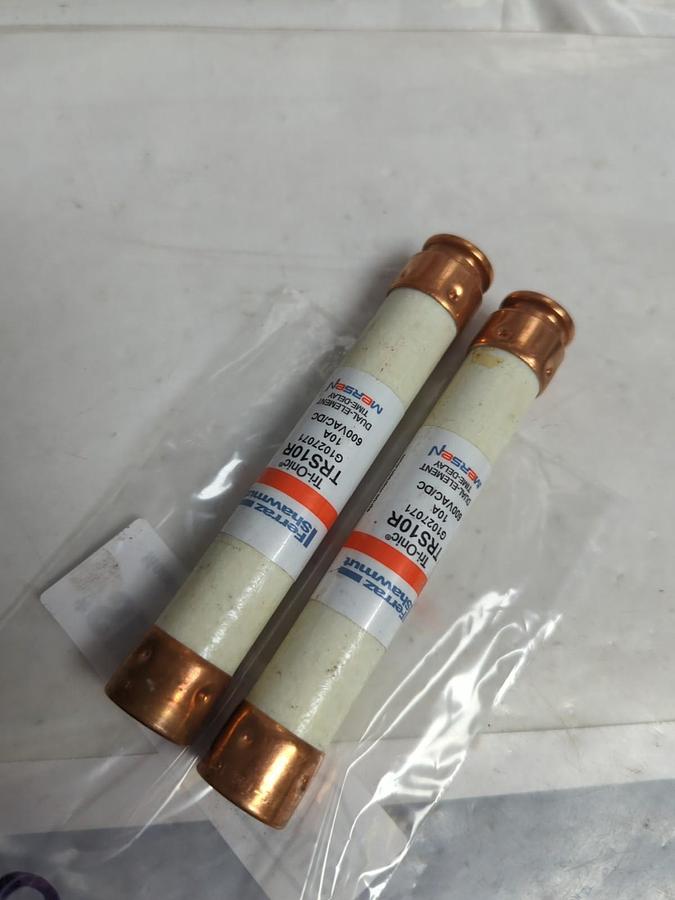 Used FERRAZ SHAWMUT,TRS-10R,CURRENT LIMITING 10 AMP FUSE LOT OF 2 PRE-OWNED