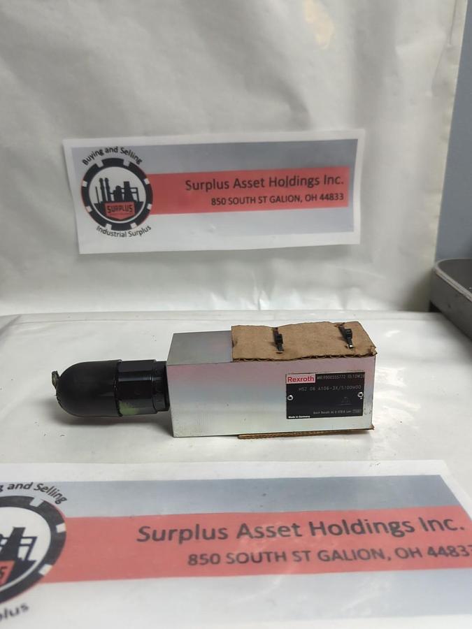 REXROTH,R900555772,DIRECTIONAL CONTROL VALVE HSZ 06 A106-3X/S100M00 NOS