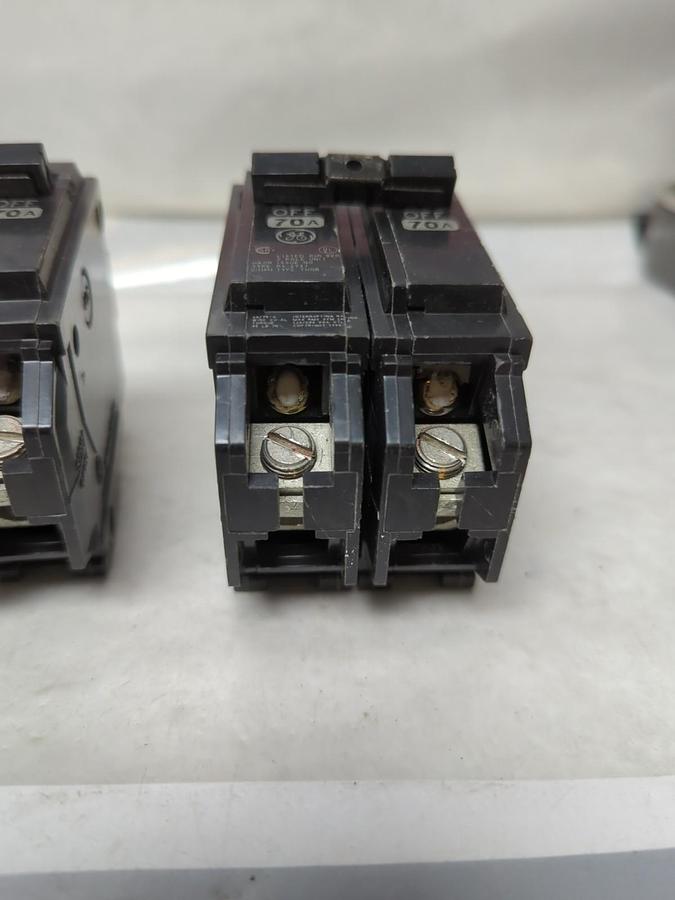 Used GENERAL ELECTRIC,70 AMP,CIRCUIT BREAKER 70 AMP 2-POLE LOT OF 2 PRE-OWNED