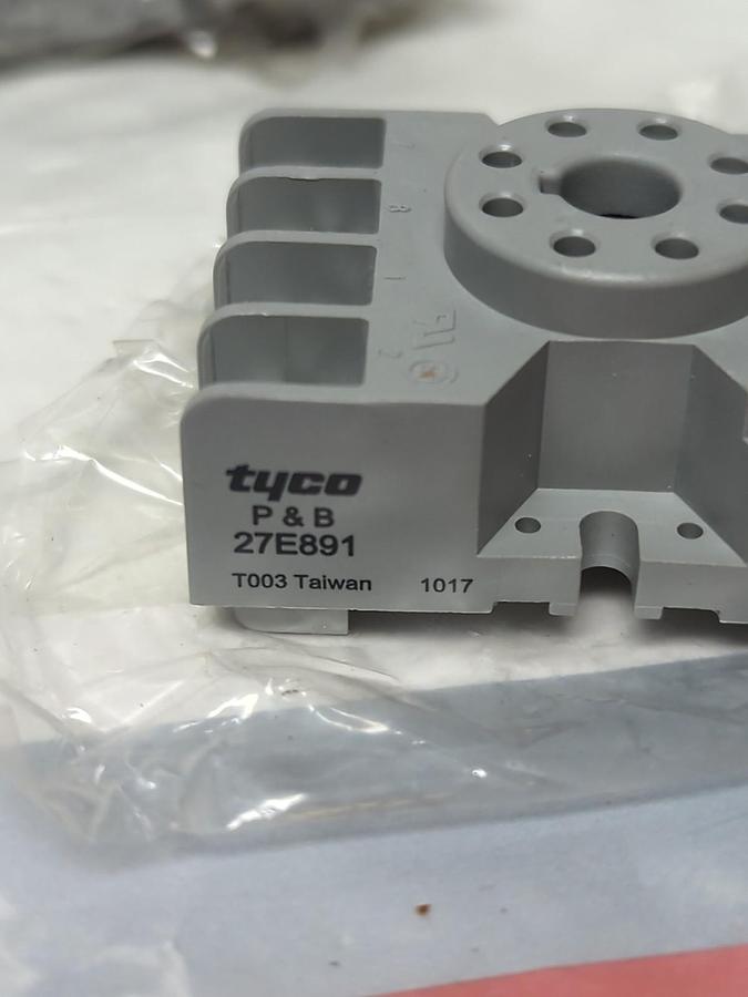 TYCO,27E892,RELAY SOCKET LOT OF 2 NOS