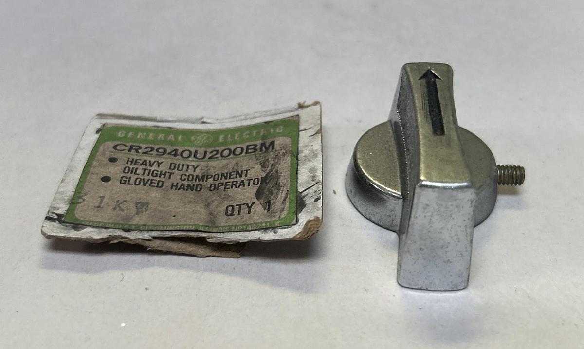 GENERAL ELECTRIC,CR2940U200BM,SWITCH HAND OPERATOR NOS