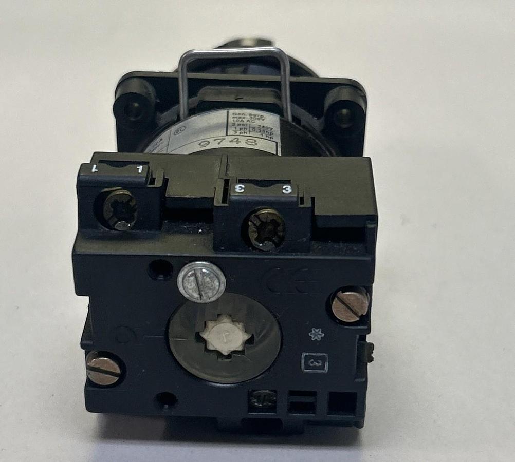 Used SQUARE D,K1B003T,SELECTOR SWITCH