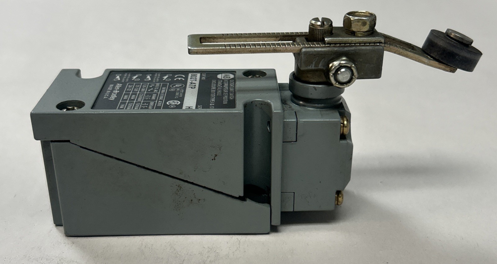 Used ALLEN BRADLEY,802T-ATP,OILTIGHT LIMIT SWITCH