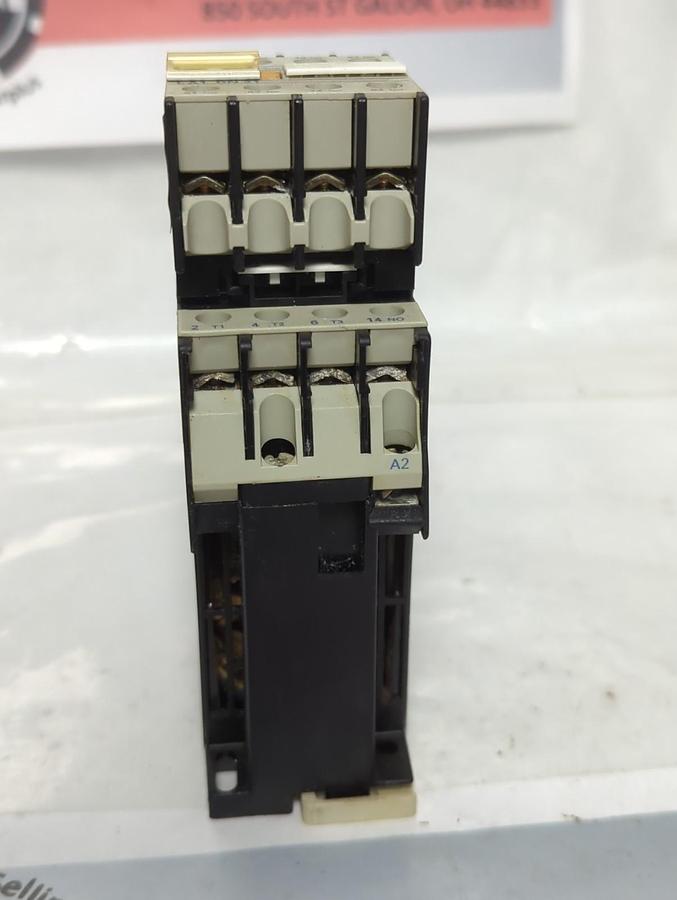 Used TELEMECANIQUE,T85 25A,CONTACTOR W/ LA1 DN 31 AUX CONTACT PRE-OWNED