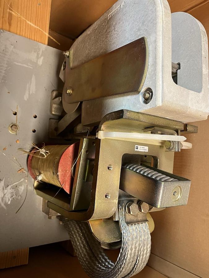 EATON,MR810E,DC CONTACTOR 1350AMPS COIL 250VDC