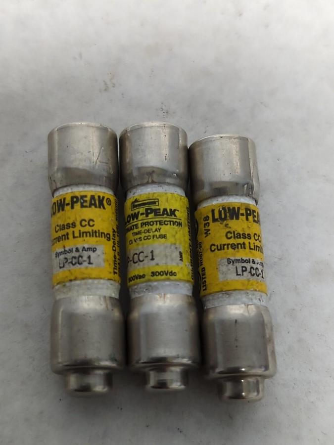 COOPER BUSSMANN,LP-CC-1,LOW-PEAK 1 AMP FUSE LOT OF 3 NOS
