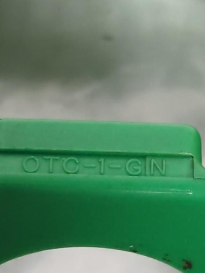 Used BANNER,OTC-1-GN/OTC-1-YW,OPTICAL TOUCH BUTTON SENSOR PROTECTIVE COVER LOT OF 2