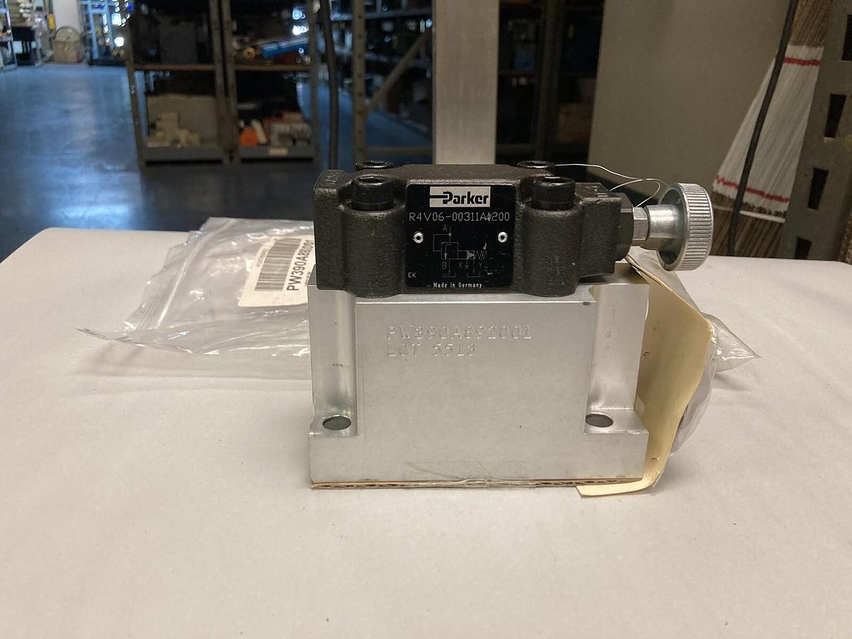 Parker,R4V06-00311A1200,Pressure Relief Valve