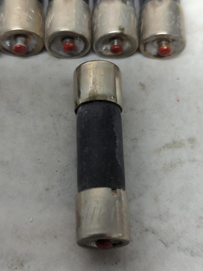 COOPER BUSSMANN,MIN 30,BUSS FUSE 30 AMP LOT OF 8 NOS