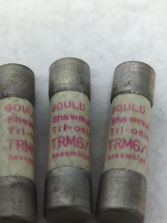 Used GOULD SHAWMUT,TRM 6/10,TRI-ONIC 6/10 AMP FUSE LOT OF 4 PRE-OWNED