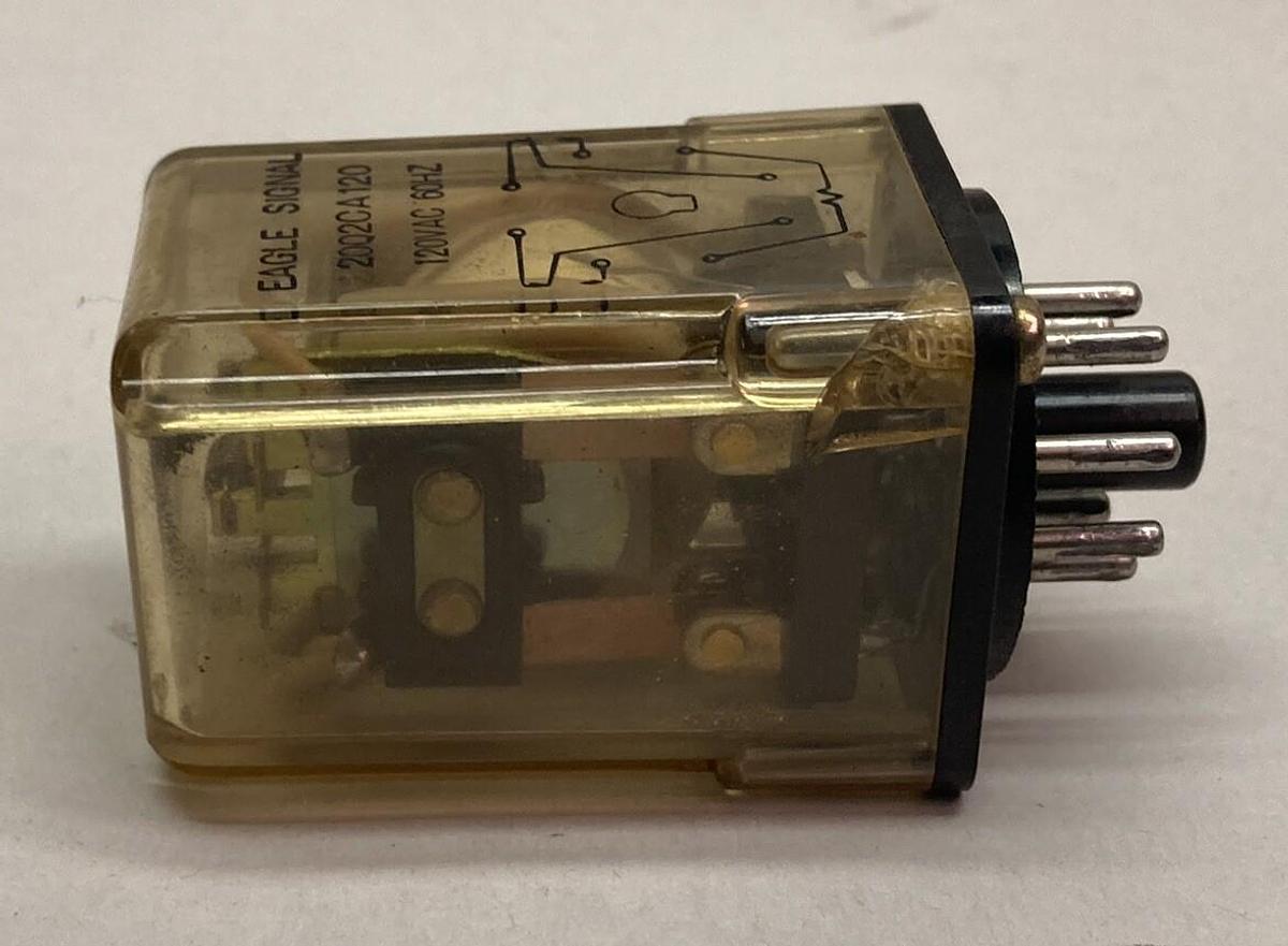 Used Eagle Signal,2002CA120,Relay 120Vac 60Hz