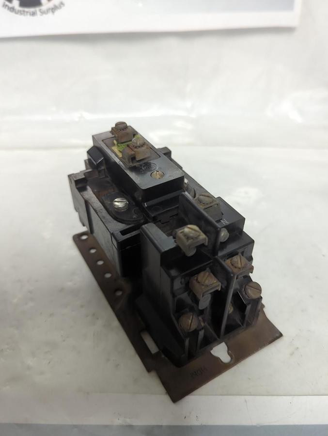 Used ALLEN BRADLEY,700-BRZ110A2,SERIES A CONTROL RELAY PRE-OWNED