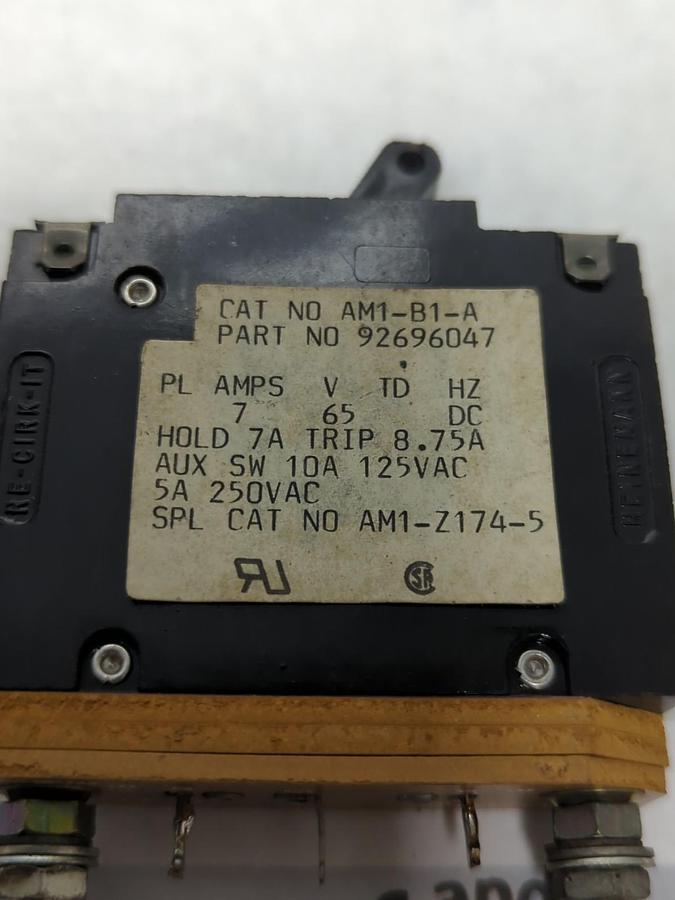 Used HEINEMANN,AM1-Z174-5,CIRCUIT BREAKER 10A 125VAC LOT OF 3 PRE-OWNED