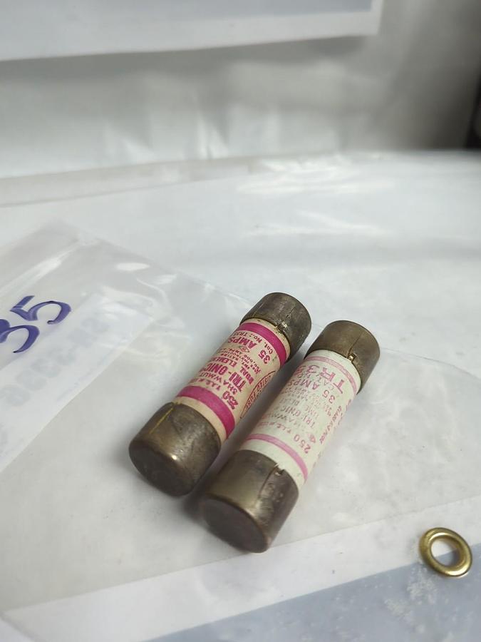 Used GOULD SHAWMUT,TR-35,TRI-ONIC 35 AMP FUSE LOT OF 2 PRE-OWNED