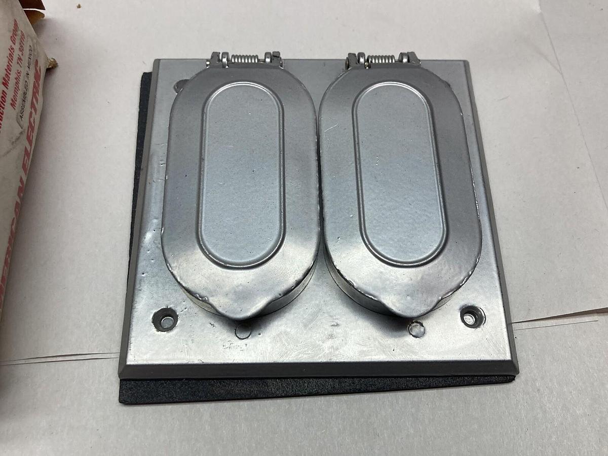 Thomas & Betts,WR281-C,Two Gang Outlet Cover