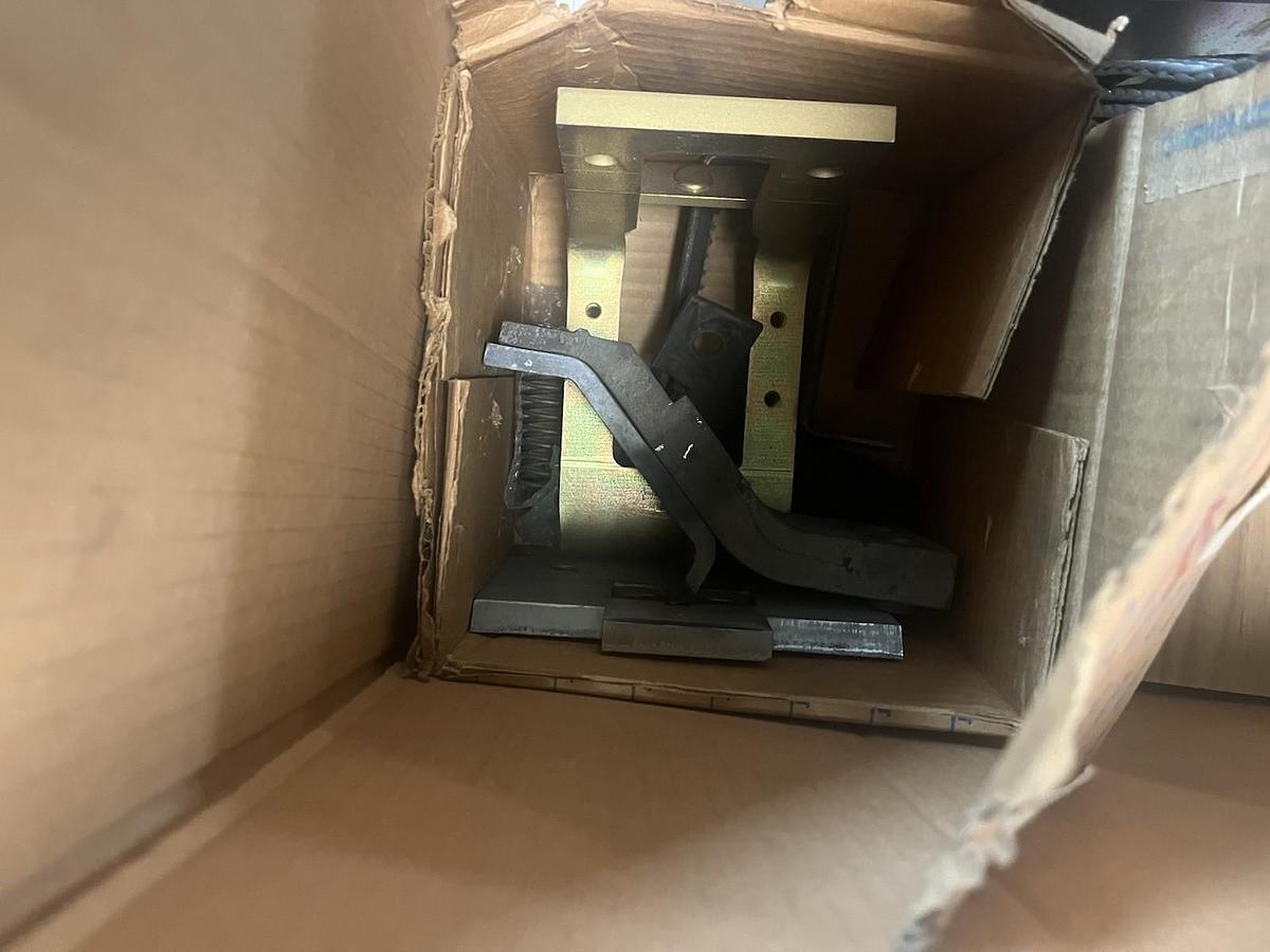 EATON,MR910E,910 DC RELAY 2500Amp Coil 250VDC