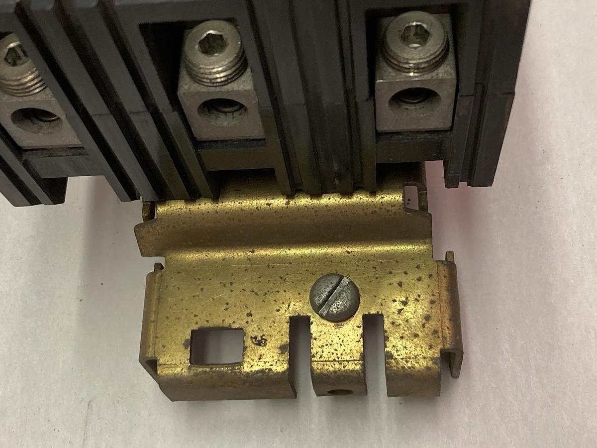 Used Square D,FA34100,Molded Case Circuit Breaker 100A 3-Pole 480VAC